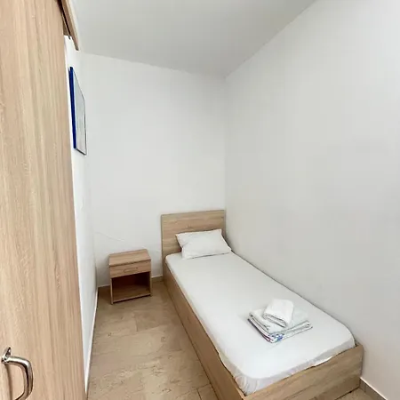 Venus Apartment *